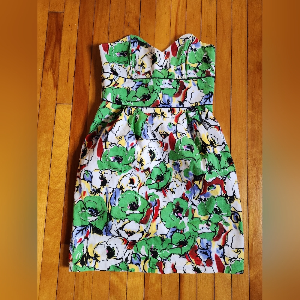 Akira floral size small